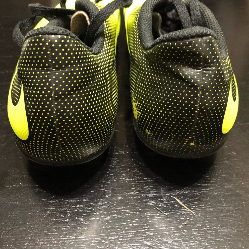 Nike Kids Neon Green and Black Sports Soccer Cleats - Picture 11 of 13